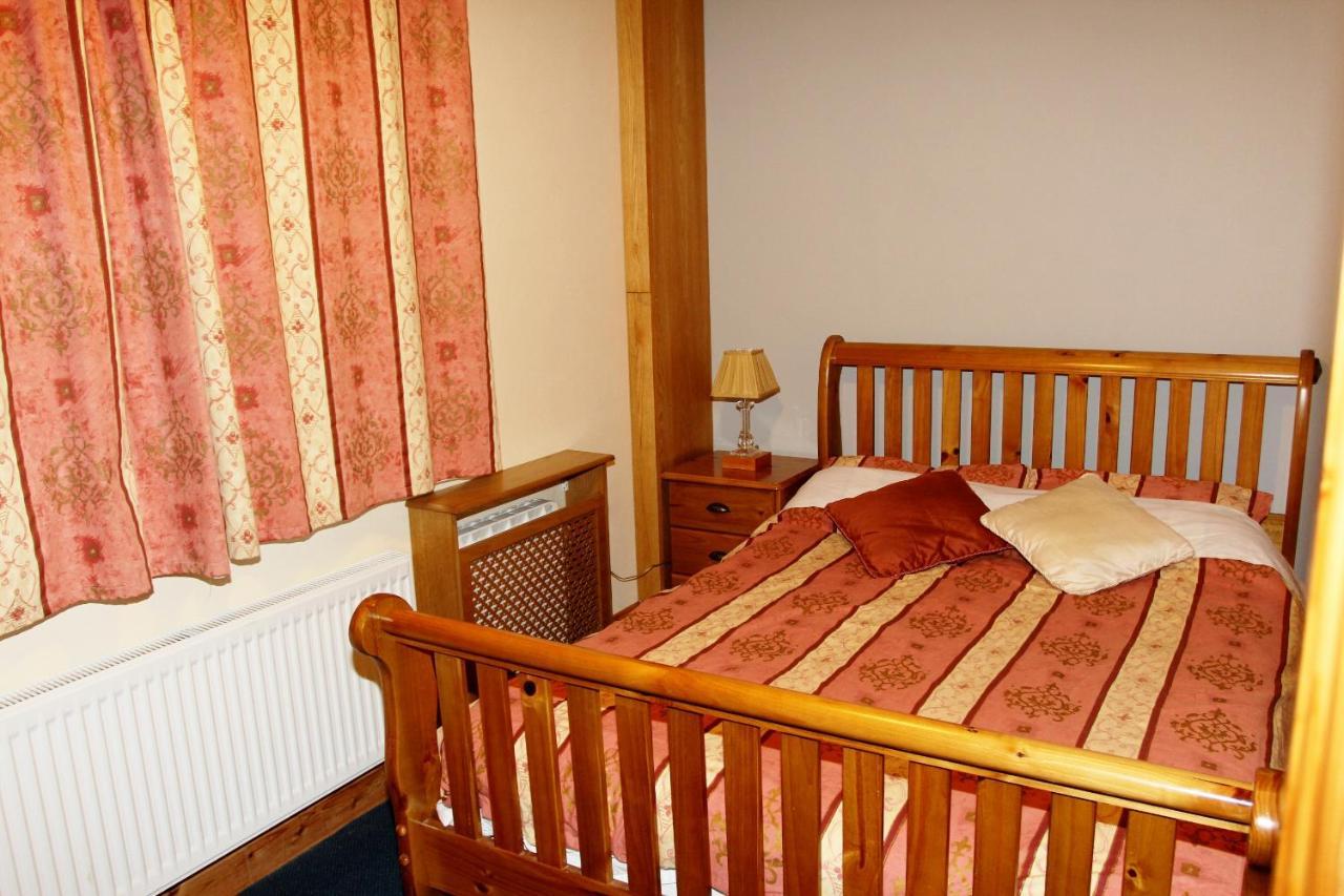 Clare'S Rock Self-Catering Accommodation Carron Bagian luar foto