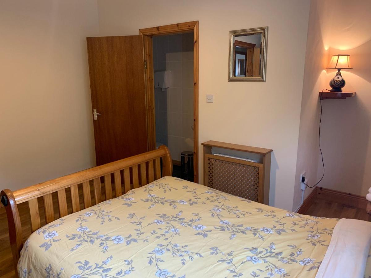Clare'S Rock Self-Catering Accommodation Carron Bagian luar foto