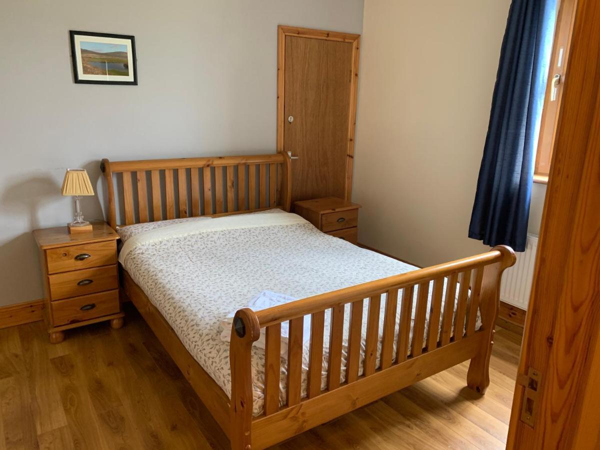 Clare'S Rock Self-Catering Accommodation Carron Bagian luar foto