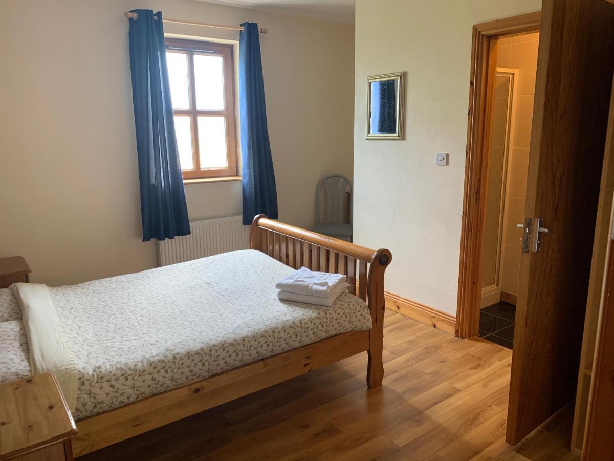 Clare'S Rock Self-Catering Accommodation Carron Bagian luar foto