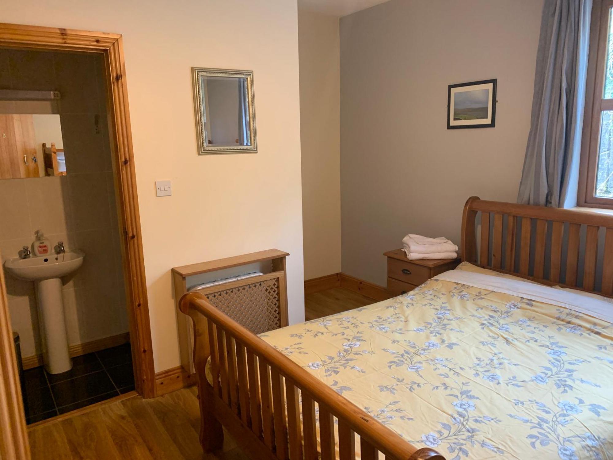 Clare'S Rock Self-Catering Accommodation Carron Bagian luar foto