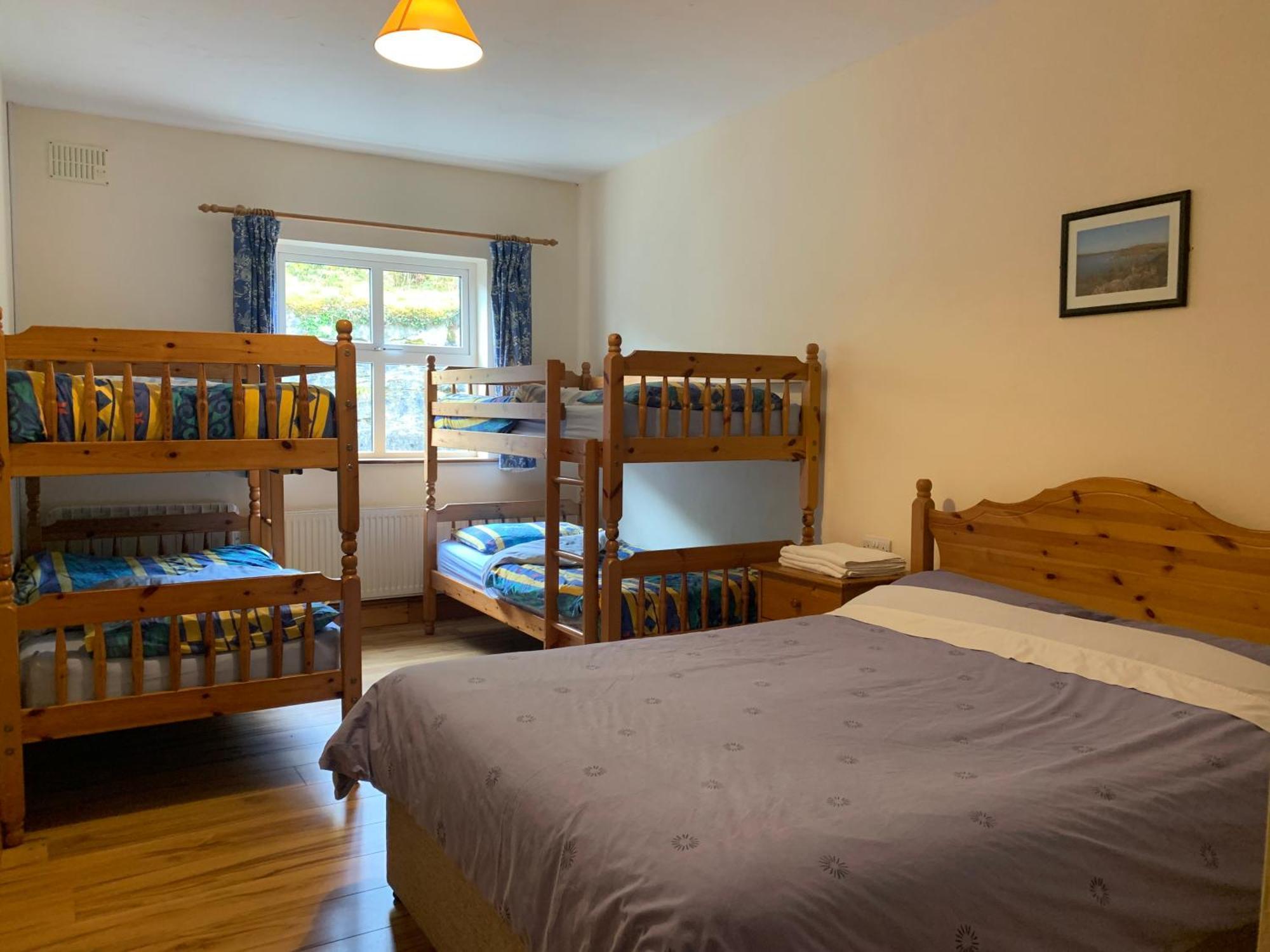 Clare'S Rock Self-Catering Accommodation Carron Bagian luar foto
